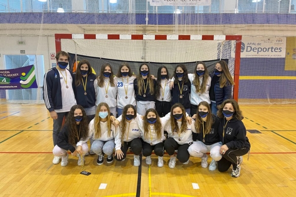L'equip juvenil femení del Junior FC, tercer al Campionat d'Espanya d'hoquei sala, el quart podi de les últimes cinc temporades 