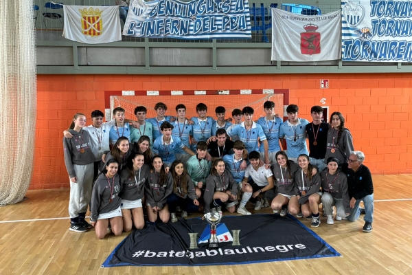 Los equipos juvenil masculino y femenino del Junior FC, oro y bronce en el Campeonato de España de Clubs de hockey sala