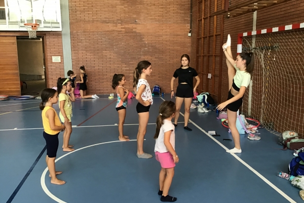 9 entrenadores joves del Club Gimnàstica Sant Cugat participen en un curs de formació teòric i pràctic, organitzat pel club
